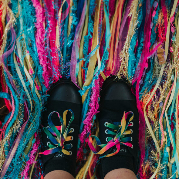 Shoelaces Express is where you can find any lace you need